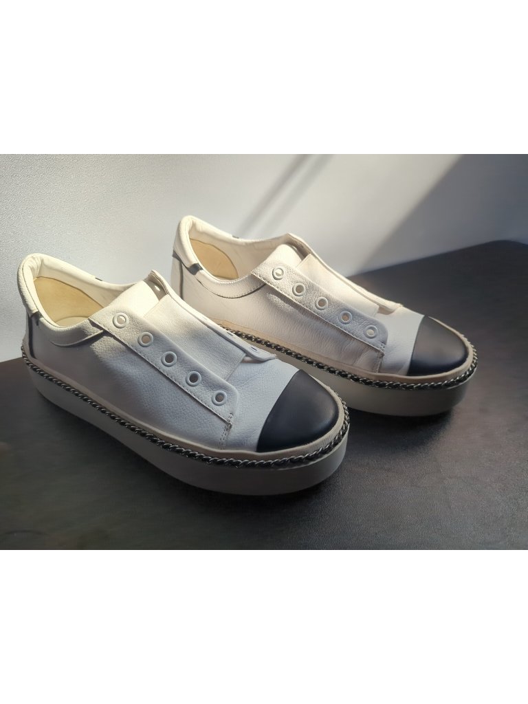 Karl Lagerfeld Paris Axelle Leather Fashion Sneaker Women's Sz 8.5 M Black White